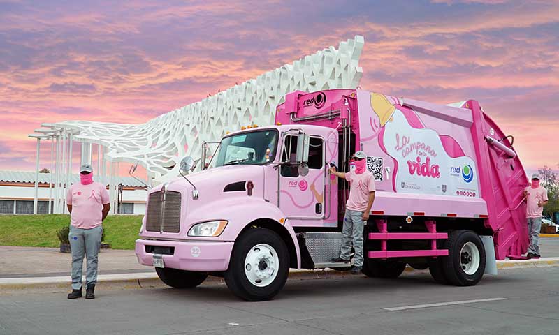Camión recolector de basura color rosa