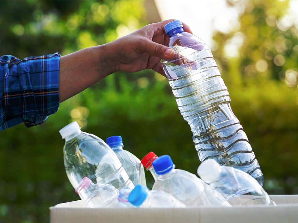 Beneficios ambientales, económicos y sociales del reciclaje de plástico