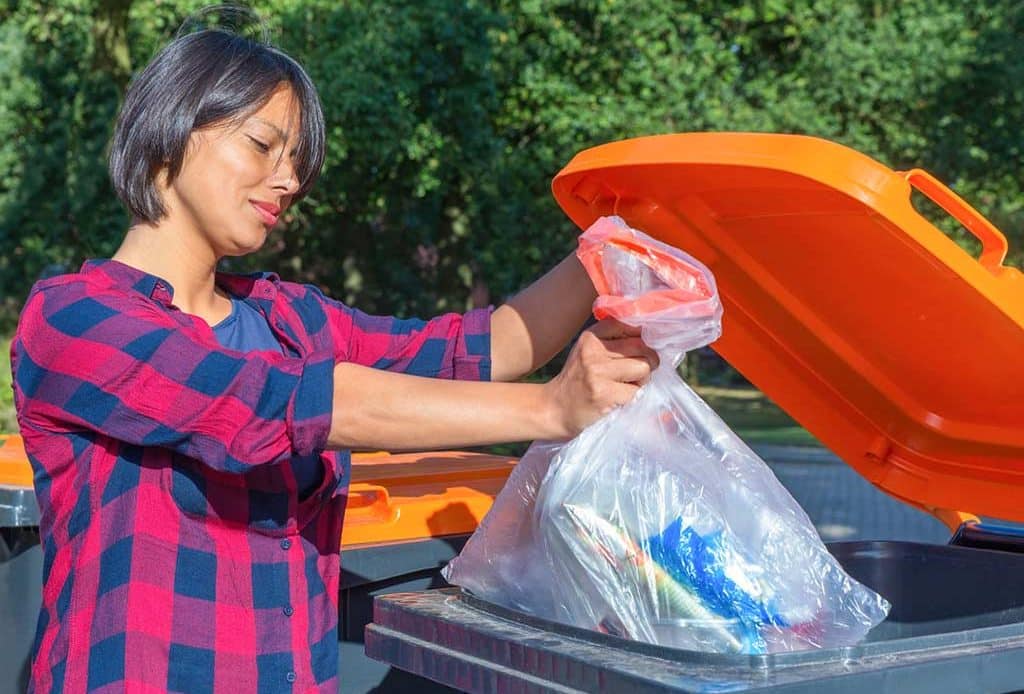 Aprende la forma correcta de sacar la basura para reducir el impacto ambiental